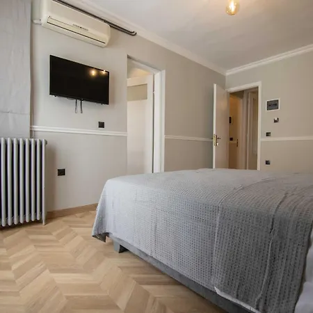 Aerides V Apartment *